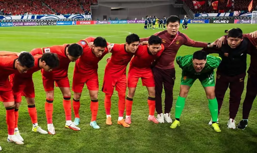 开云下载-中国足球联赛局势紧张，球员拼尽全力