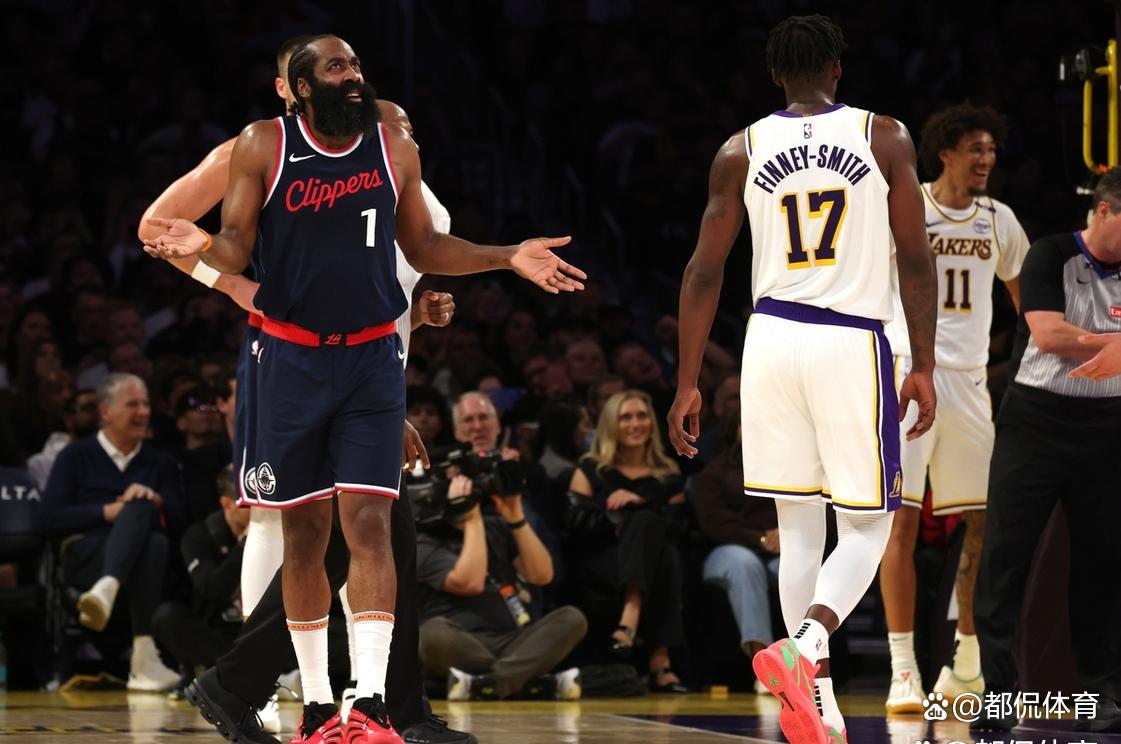 洛杉矶德比湖人大胜快船,豪取关键胜利 洛杉矶德比湖人大胜快船,豪取关键胜利