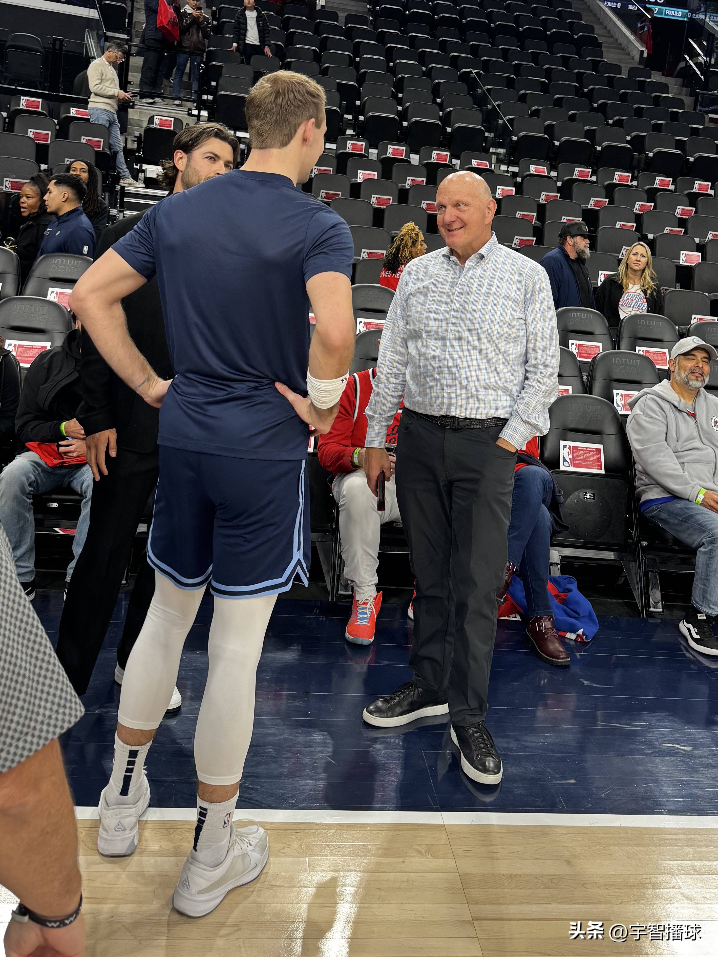 包含快船主场击败灰熊,乔治砍下25+的词条 包含快船主场击败灰熊,乔治砍下25+的词条