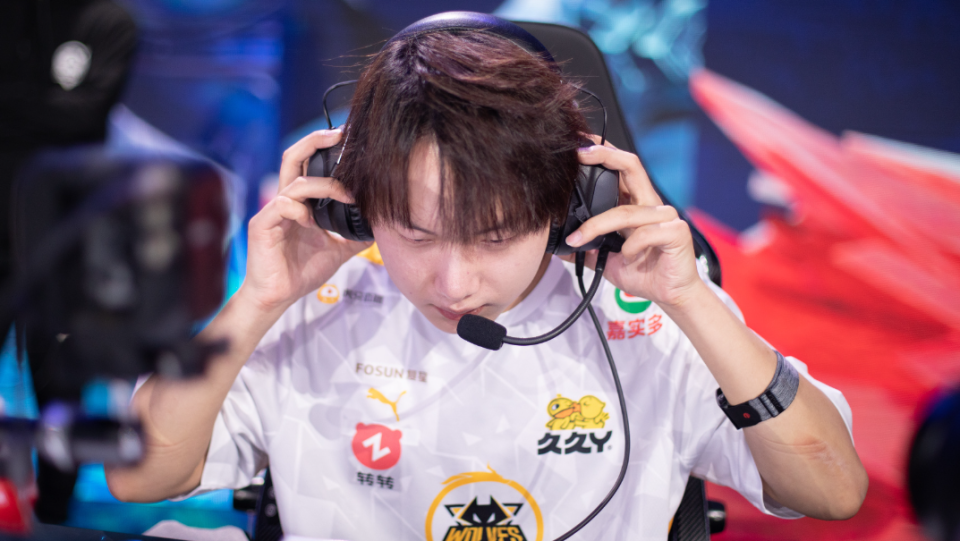 开云体育登录-FLY力克LGD，BDD极限生还后反打宿敌对决半决赛，引爆全场热议的简单介绍