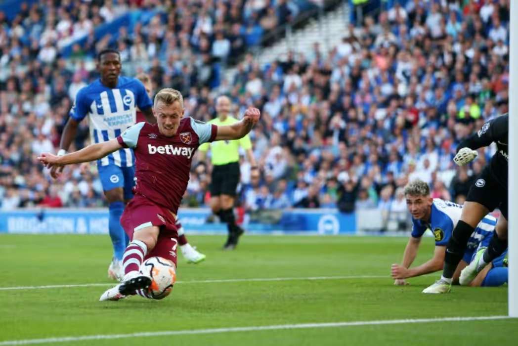 西汉姆联主场战平,争夺积分榜前列 西汉姆联主场战平,争夺积分榜前列