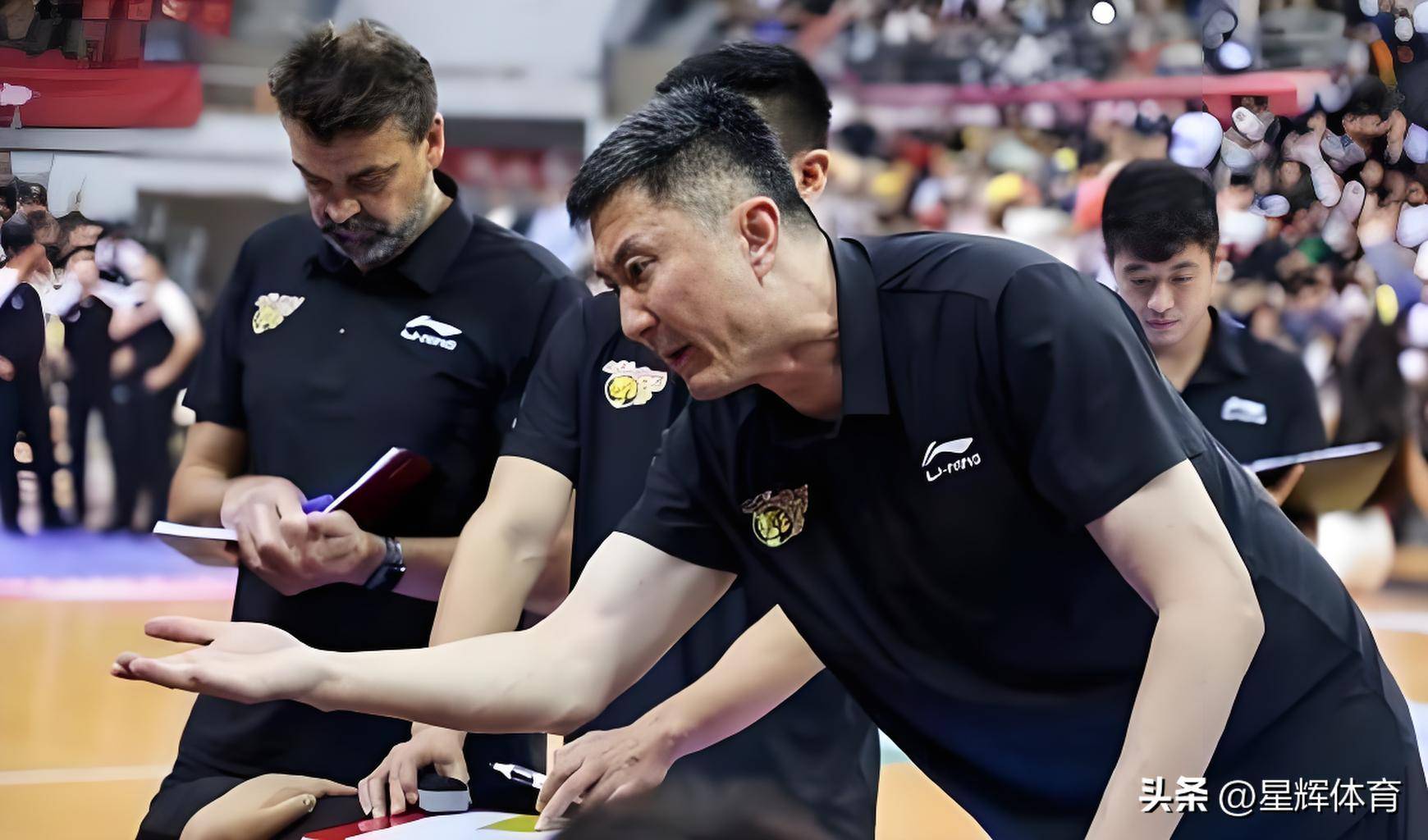 教练组提出新战术,球队表现获得改观 教练组提出新战术,球队表现获得改观