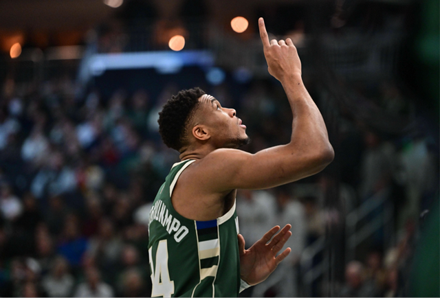 开云体育app-包含太阳负于湖人，戈贝尔盖帽数创纪录的词条