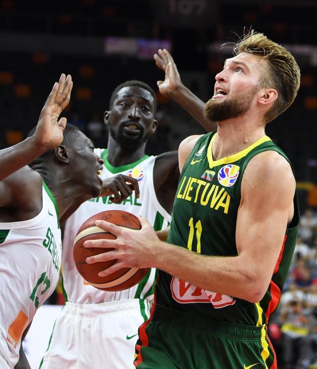 开云体育官方网站-德国游泳选手稳获冠军，强势进军