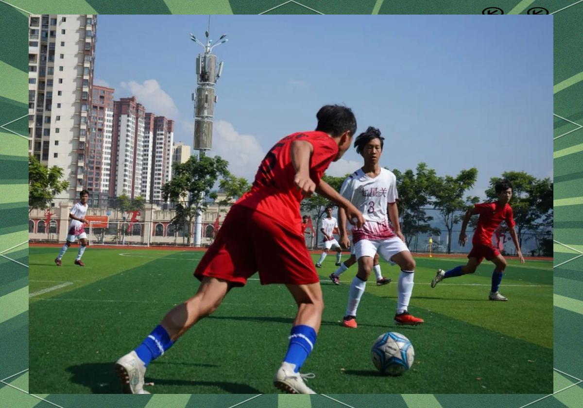 惊心动魄的足球比赛场面,谁将脱颖而出? 惊心动魄的足球比赛场面,谁将脱颖而出?