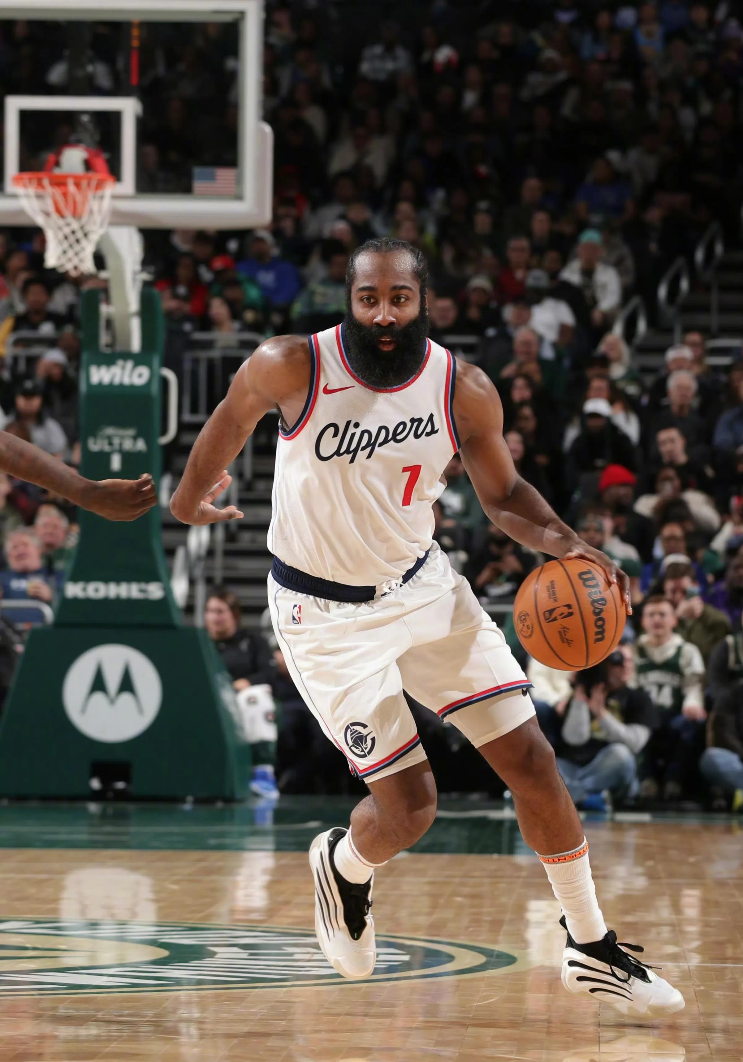 火箭大胜老鹰,哈登再砍35分 火箭大胜老鹰,哈登再砍35分