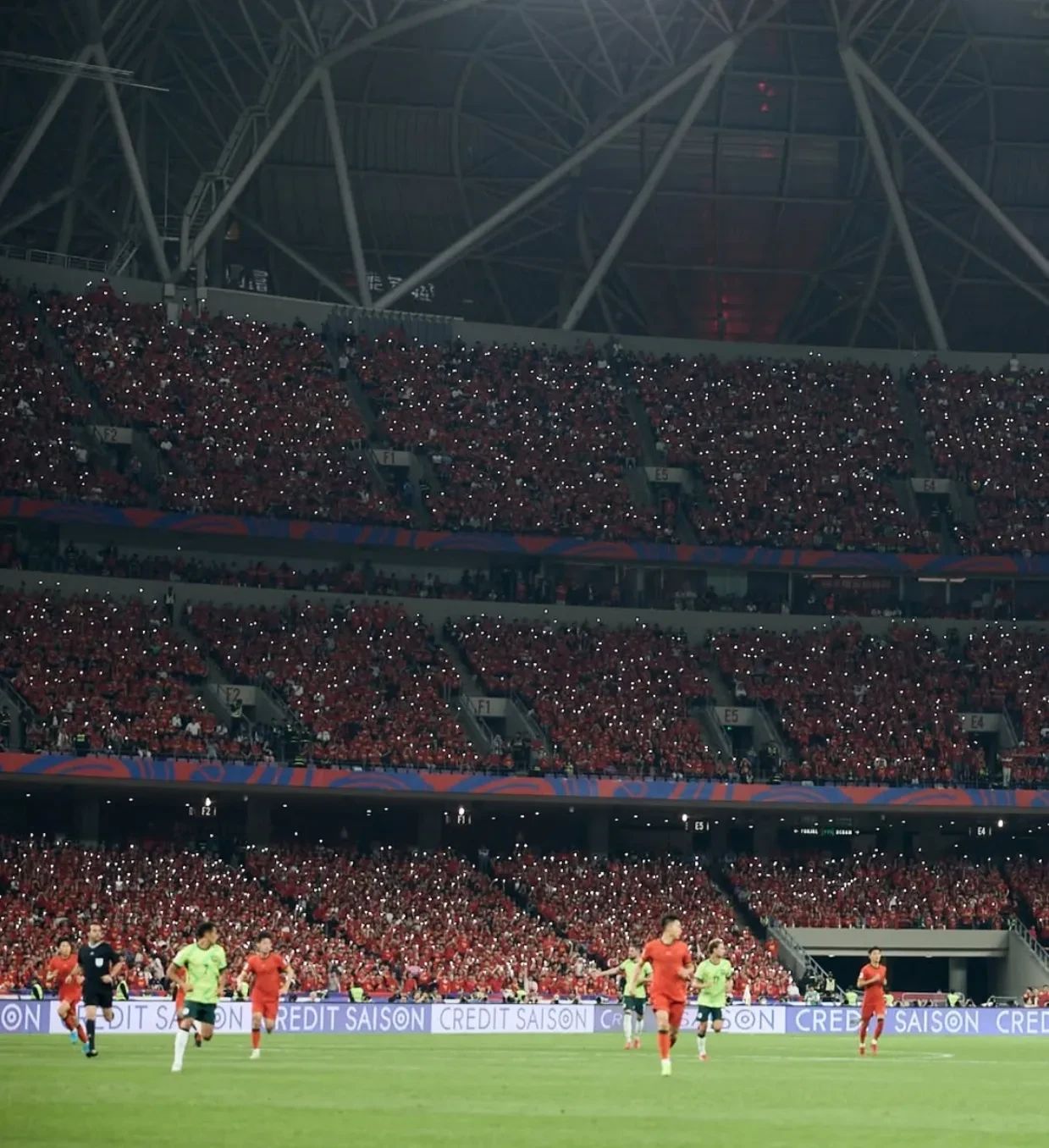 埃瓦尔客场告捷：中场组织理论球队斩获胜利的简单介绍