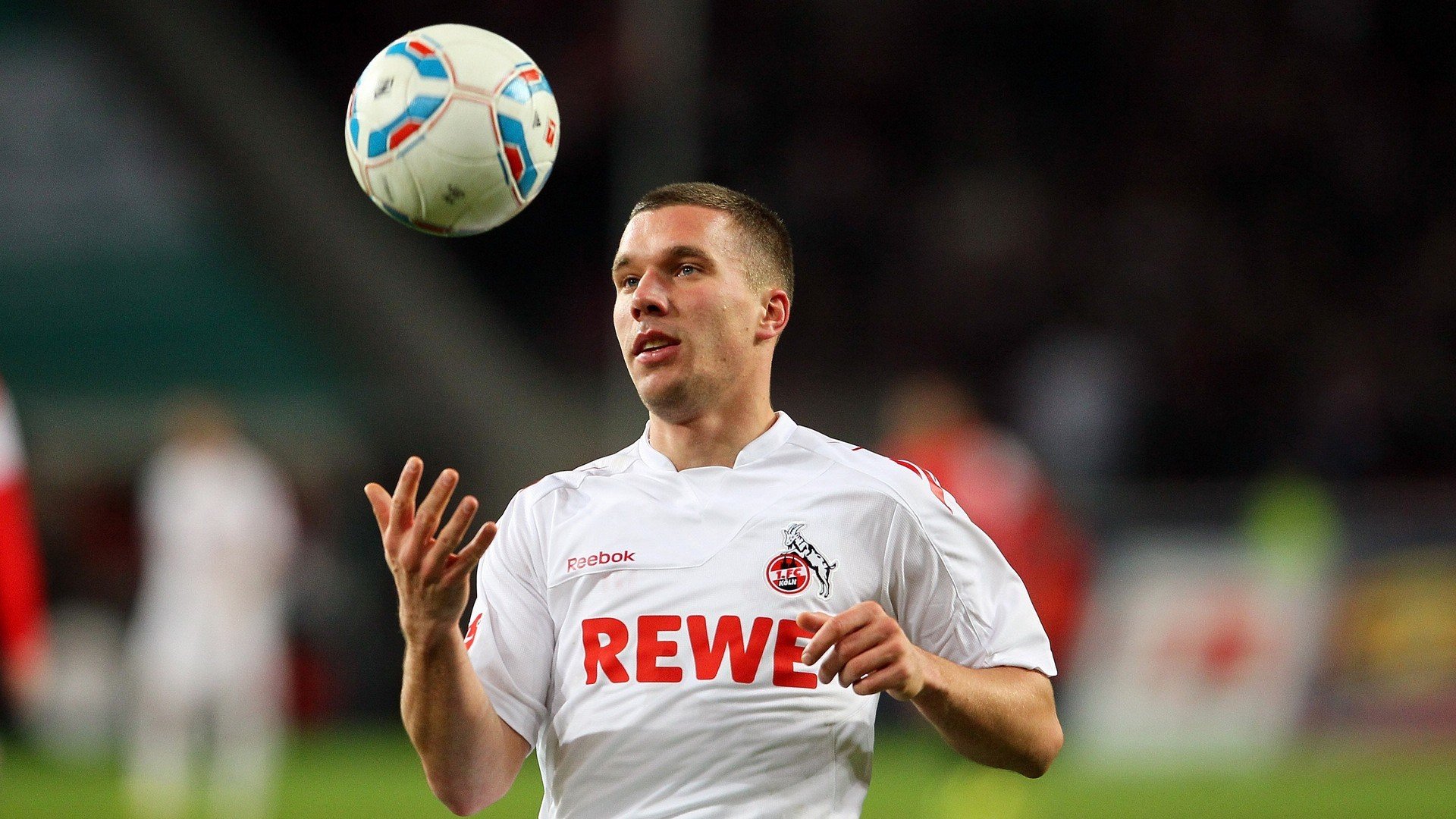 网球的十字路口，澳网真金淬炼与拉沃尔杯的华丽泡沫